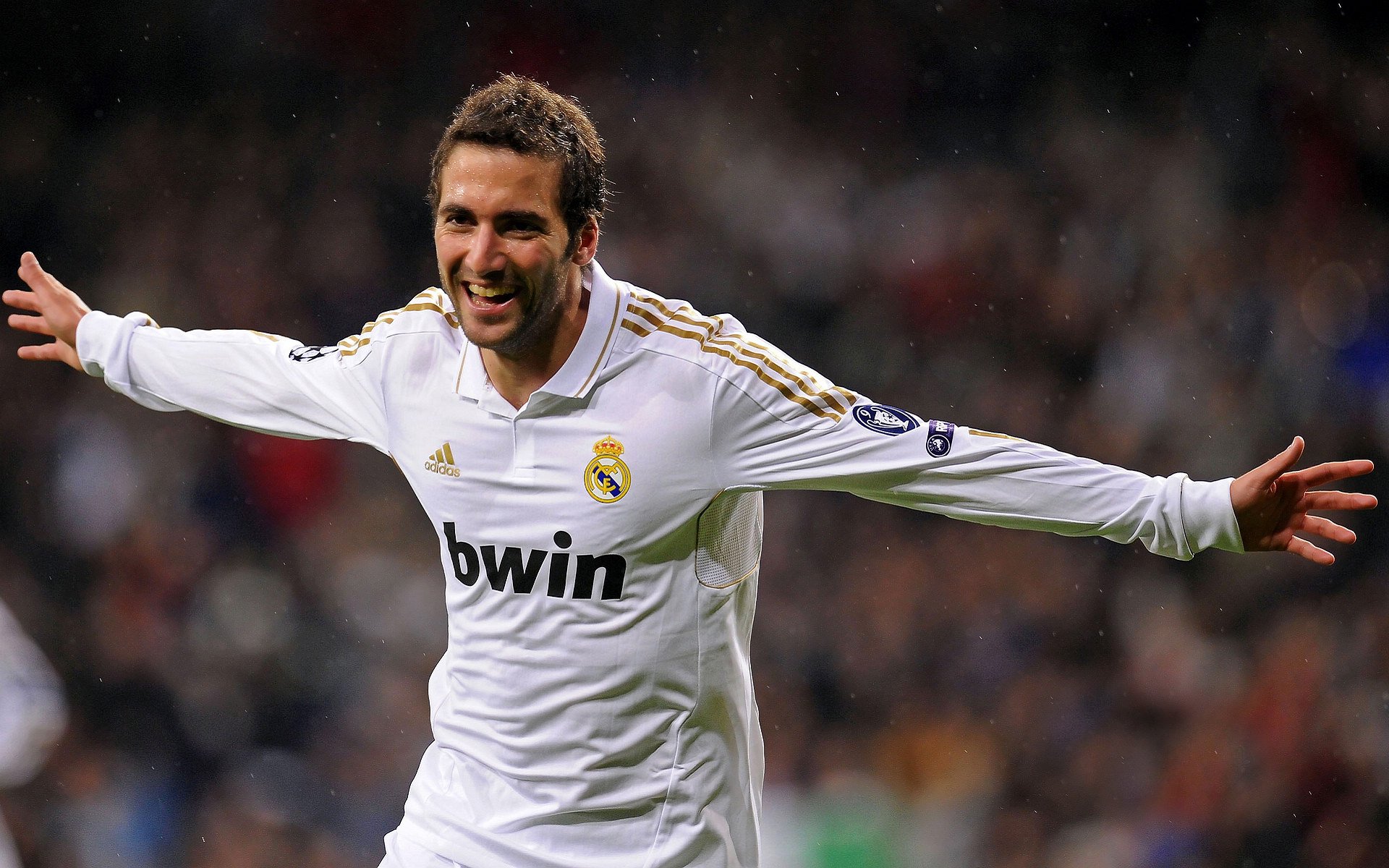 日本队教练组注重细节调整，曾经执教日本联赛的教练